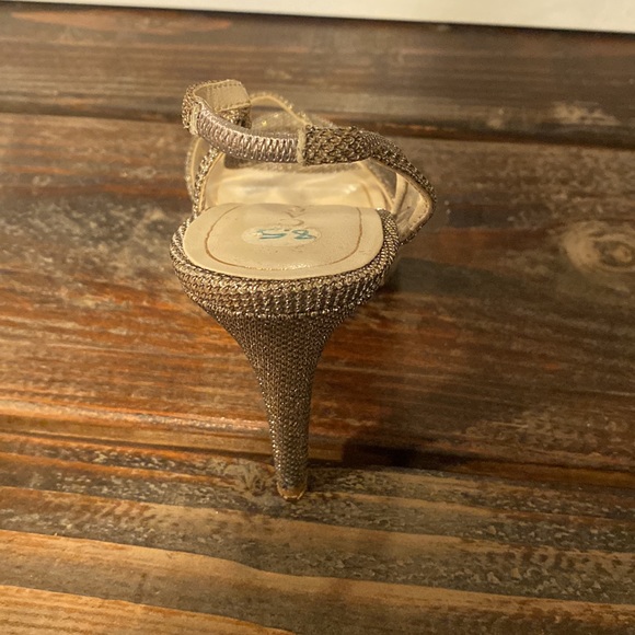 Simple dress heels - Picture 3 of 4